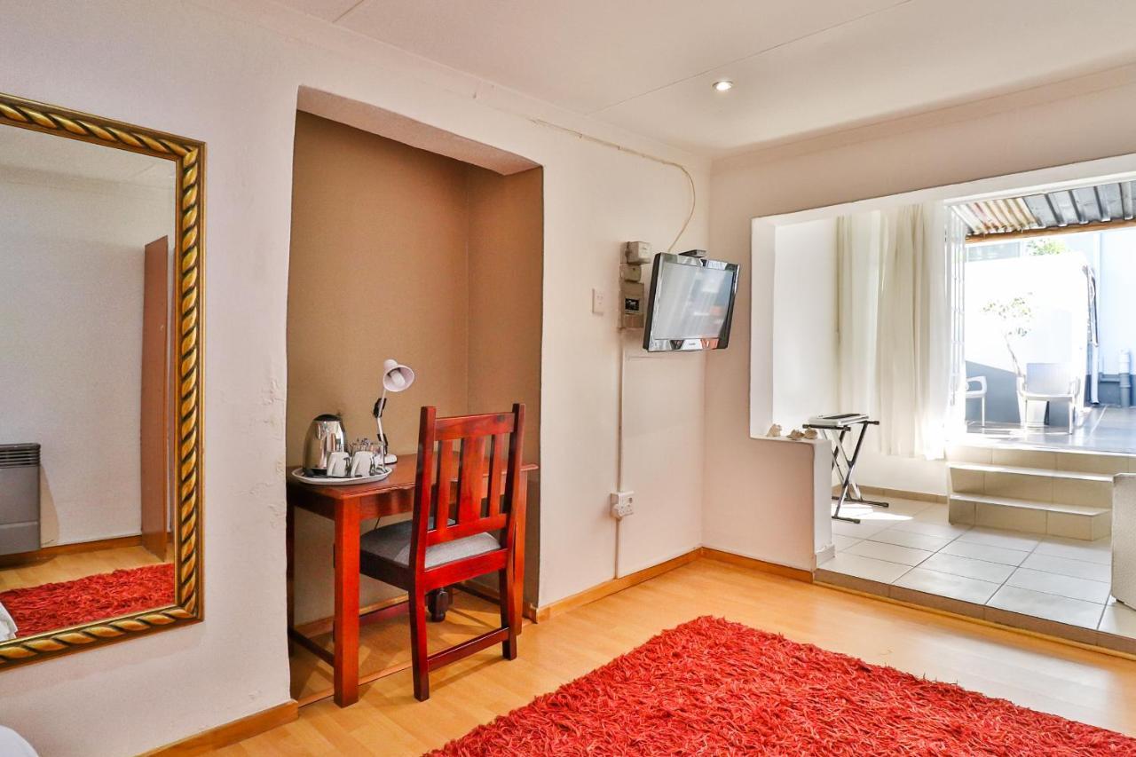 Sunbury Bed And Breakfast 요하네스버그 외부 사진