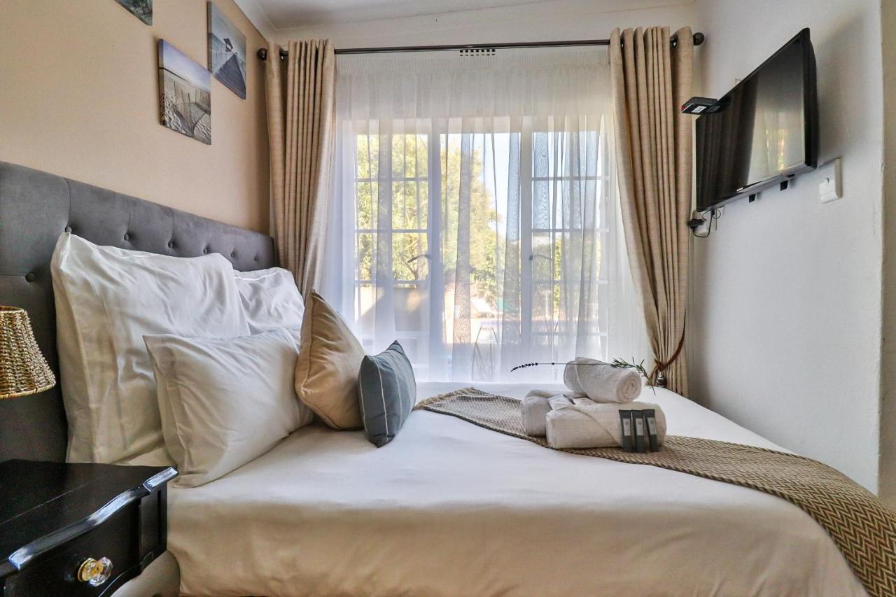 Sunbury Bed And Breakfast 요하네스버그 외부 사진