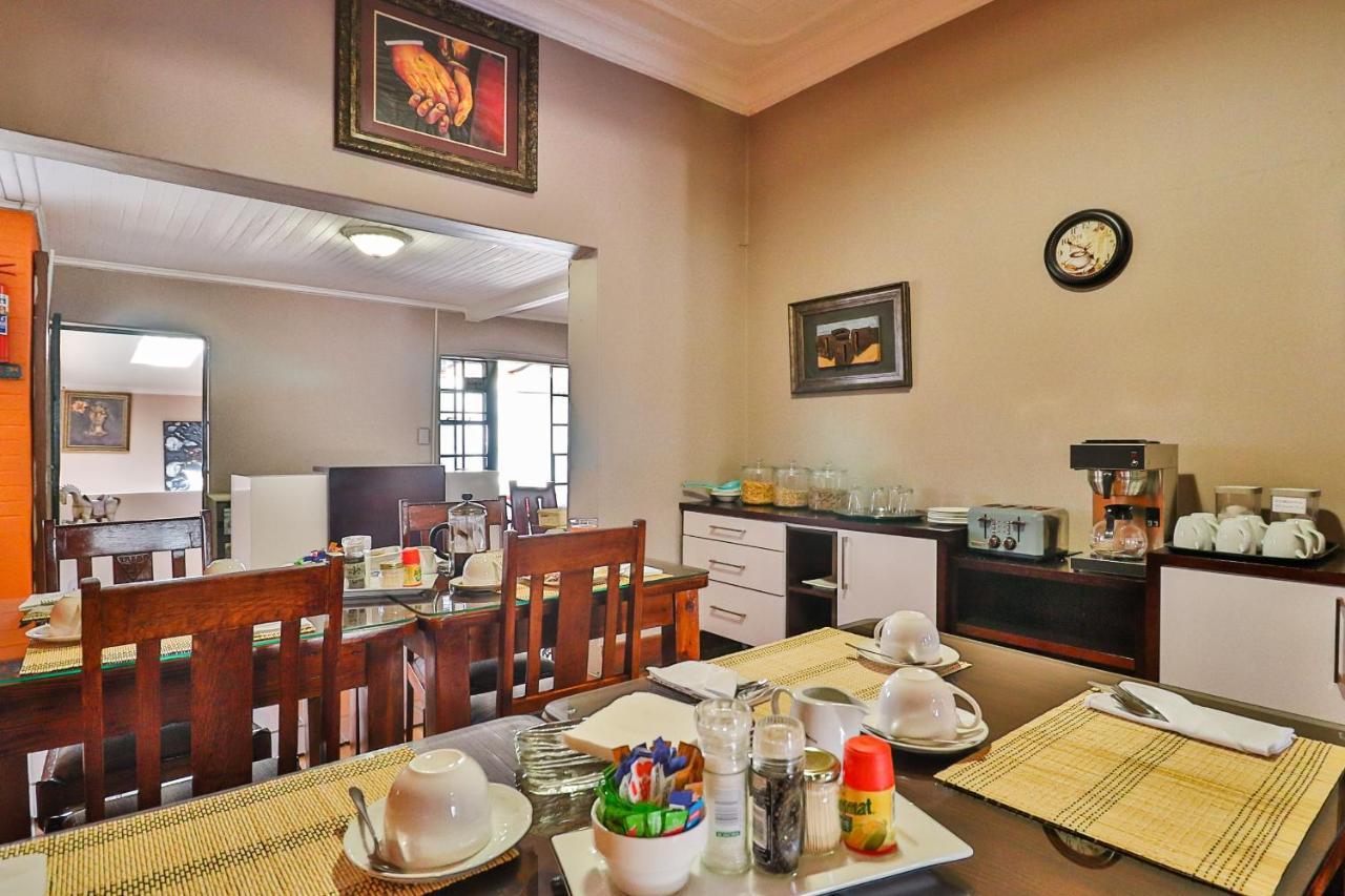 Sunbury Bed And Breakfast 요하네스버그 외부 사진